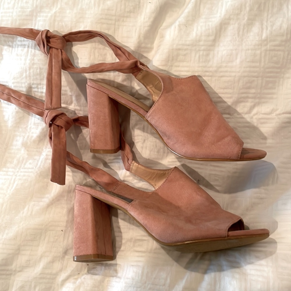 Pale pink suede mule with tie back: open toe